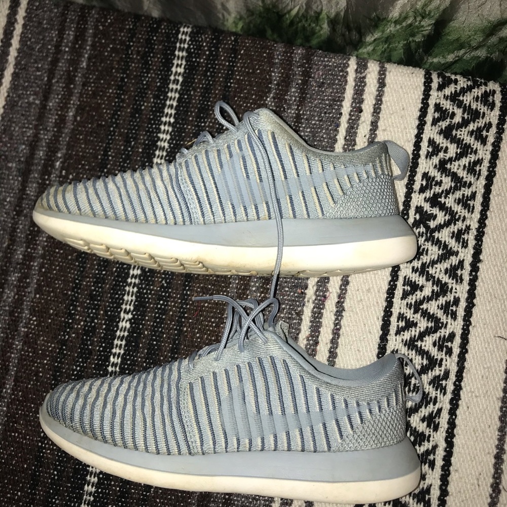 Nike Roshe Blue Flyknit